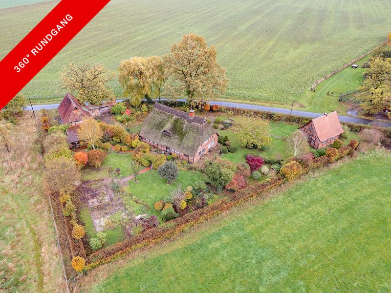 Traumhaftes Fachwerk-Juwel unter Reet aus 1730 mit Gästehaus im ruhigen Asendorf!